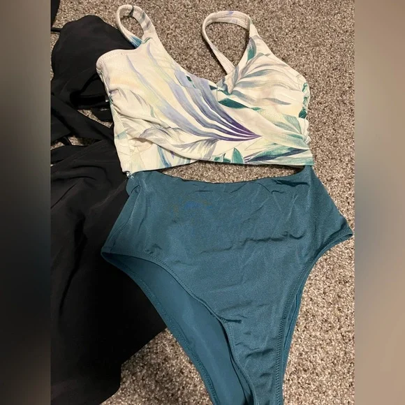 Bathing Suits - Picture 3 of 4